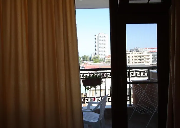 Ξενοδοχείο Family Deykin