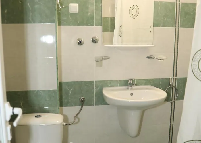 Ξενοδοχείο Family Deykin 2*