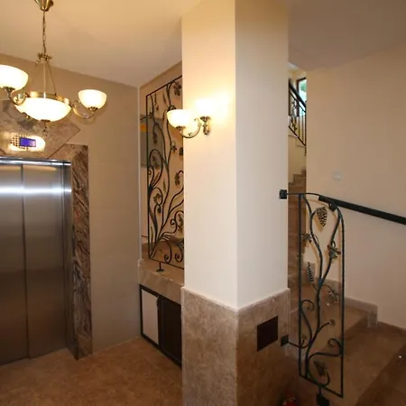 Family Deykin 2* סאני ביץ'