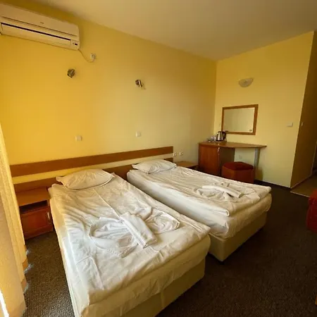 מלון Family Deykin 2*