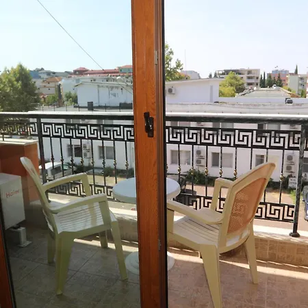 מלון Family Deykin