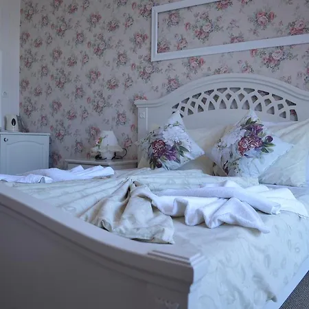 מלון Family Deykin