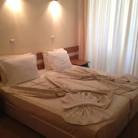 Family Deykin מלון 2*